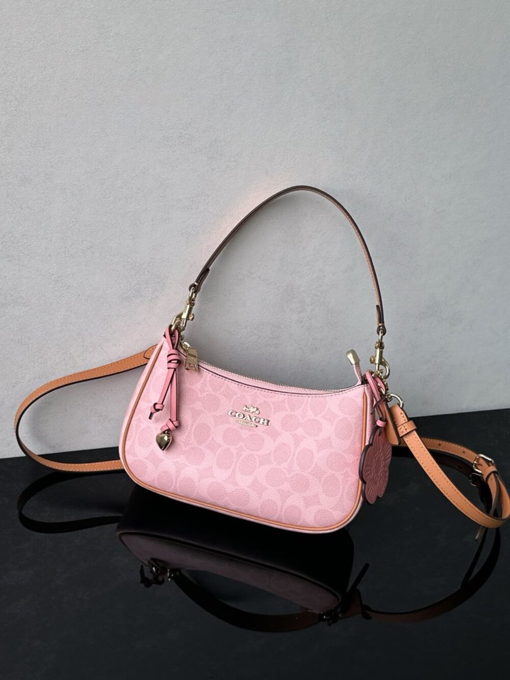 🌸Coach Pink Signature Shoulder Bag With Tea Rose Charm Crossbody Strap - Picture 10 of 10